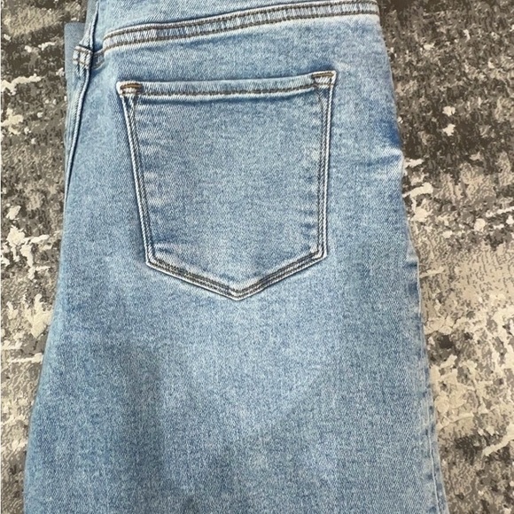 Dear John Light Blue Cropped Jeans - Picture 2 of 4